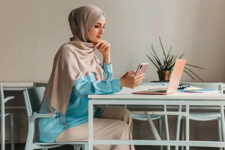 چه طور شال و روسری مناسب انتخاب کنیم؟