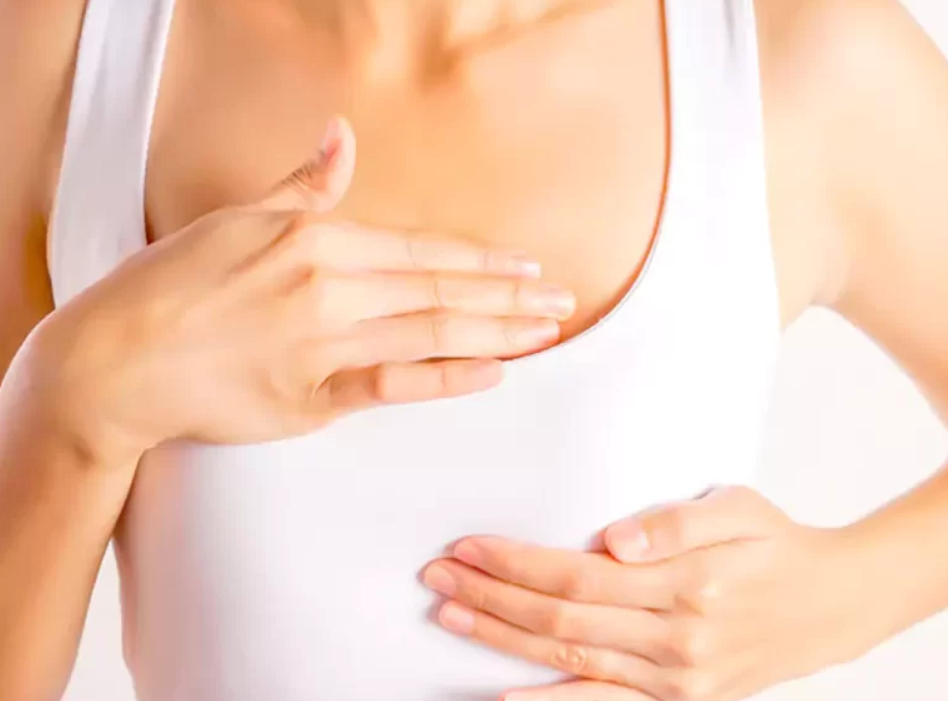 Complications of breast cosmetic surgery