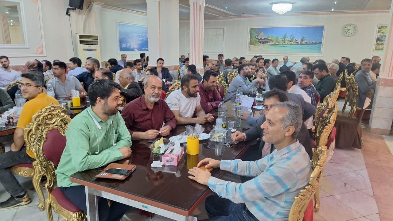 تکریم و تجلیل معلمان بعنوان فاتحان عرصه تعلیم و تربیت رسالتی همگانی است